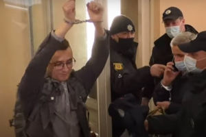"Якщо дати системі перемогти зараз, то вже зовсім скоро в тюрмах опиняться тисячі з нас": третій лист Стерненка із СІЗО