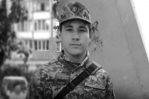 У зоні ООС через необережне поводження зі зброєю загинув 19-річний військовий