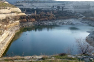 Лужа на месте Инкерманского водохранилища в оккупированном Крыму продолжает мелеть