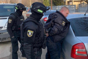 В Днепропетровской области задержали полицейского руководителя, который "крышевал" предпринимателей