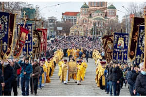 Попри пандемію та посилення карантину: РПЦ в Україні провела багатотисячні заходи
