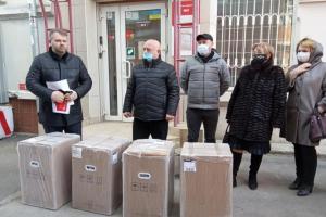 На Вінниччині лікарні отримали кисневі концентратори від Фонду Порошенка