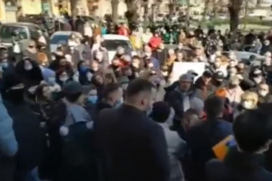 У Чернівцях підприємці вийшли на пікет: міський голова звернувся до керівництва країни