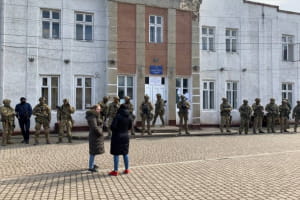 Багатостраждальну ОВК № 87 на Прикарпатті оточили спецпризначенці