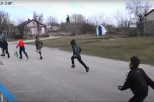Туалет – на вулиці, їдальня – в іншому приміщенні: чому школярі з Волині досі вчаться в таких умовах