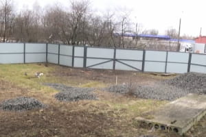 Церква під самими вікнами: у Луцьку Московський патріархат хоче звести храм упритул до будинків 