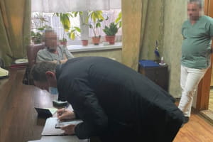 У столичній лікарні медики вимагали гроші з родичів померлих від COVID-19 за видачу тіл