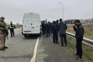 Планировали организовать протест по заказу пророссийских сил: в Харькове правоохранители задержали автобус с "титушками"