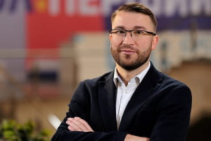 Новим головою 