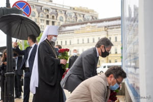 Держсекретар США поклав квіти до Стіни пам'яті полеглих за Україну
