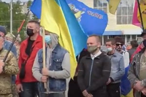 "Ми не для того 7 років боронимо Україну": ветерани війни з РФ вийшли на протест у Сєверодонецьку