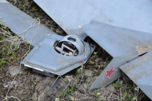 Бомби з безпілотників і мінування території: на що здатні окупанти та чим відповідає Україна