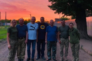 "Львівські гаї" з'являться на Луганщині: волонтери разом із місцевими мешканцями висадили три гектари сосен