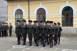 Уперше з дівчатами: яким був історичний останній дзвоник у військовому ліцеї ім. Богуна