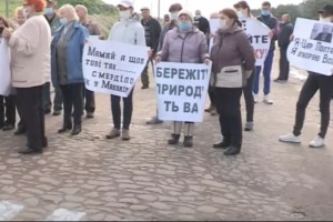 Под Полтавой люди заблокировали дорогу: требуют закрыть свалку – что известно