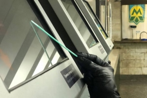 У метро Києва знайшли більш як 10 тис. вірусів і бактерій – дослідження вчених