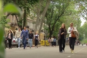 Центр Одеси зробили пішохідним у вихідні дні: реакція місцевих жителів і туристів на нові правила