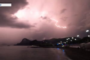 Сильные ливни наделали беды в Крыму: есть погибшие