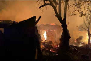 "Спасатели полночи тушили пожар": на Закарпатье горел ромский лагерь