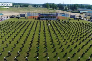 "Перші погони": майже 600 військовослужбовців поповнили лави ЗСУ