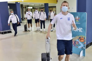 Сборная Украины прилетела в Рим на матч с командой Англии