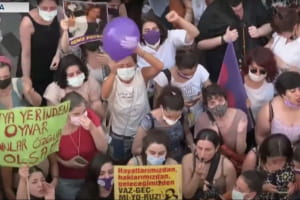 "Мене нікому захистити": у Туреччині протестують через вихід країни зі Стамбульської конференції