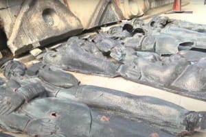 Барельєфи з радянського 