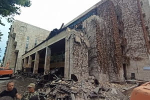 Суд наклав арешт на історичну будівлю "Квіти України" – там чергуватиме поліція