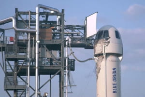 Джефф Безос здійснив політ у космос на кораблі власної компанії Blue Origin