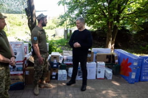 Порошенко передал военнослужащим комплект видеоразведки