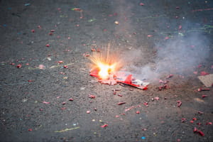 Відірвало три пальці: у Львові в 6-річного хлопчика в руках вибухнула петарда