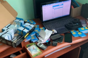 Замовлення з Росії і зарплата в рублях: на Івано-Франківщині заблокували потужну ботоферму