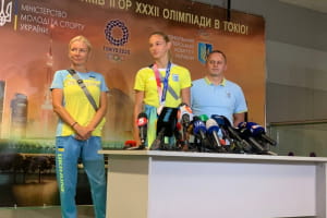 "Усе ще попереду": як у "Борисполі" зустрічали бронзову призерку Олімпіади-2020 Дар'ю Білодід