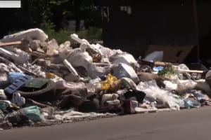 Негабаритне сміття заполонило черкаські двори – що кажуть чиновники
