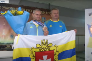 Бронзовий призер Олімпіади-2020 із кульової стрільби Олег Омельчук повернувся в Україну – як зустрічали