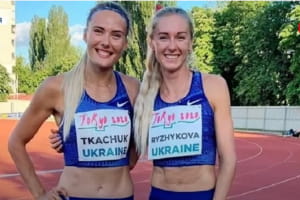 Восьмий день Олімпіади в Токіо: як українці змагалися у плаванні, стрибках на батуті та легкій атлетиці