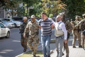 Учасник АТО з бойовою гранатою в Кабміні: з'явилося відео затримання чоловіка