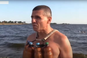 Яркая жизнь в темноте: как незрячий мужчина из Черкасс 11 лет занимается плаванием