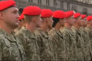 З маршем, військовою технікою та пісенькою про Путіна: як у Києві пройшла репетиція до Дня Незалежності 