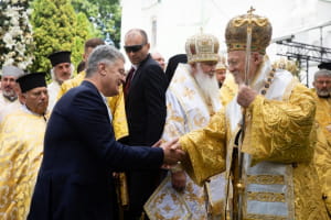 Под аплодисменты верующих: Митрополит Епифаний поблагодарил Порошенко за усилия в получении автокефалии ПЦУ