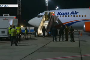 Украинский самолет, эвакуировавший людей из Кабула, на прошлой неделе захватили неизвестные – Енин