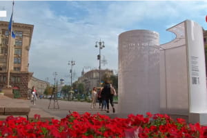 Історії вакцинованих та світлові проєкції: як українців закликають зробити щеплення від коронавірусу