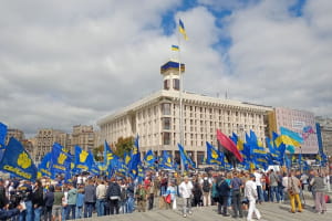 Тысячи людей вышли на Майдан Незалежности накануне визита Зеленского в США: чего требовали