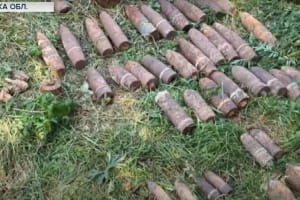 На Черкащині почали розмінування Дніпра: як дістають снаряди часів Другої світової