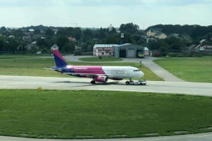 В международном аэропорту Львова аварийно приземлился самолет Wizz Air
