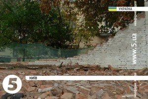 Мінкульт розслідує руйнування стіни Софії Київської
