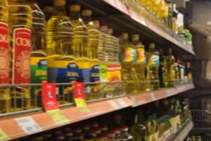 Кабмін ввів держрегулювання на батон та соняшникову олію