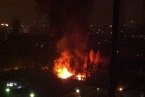 Поблизу кіностудії ім. Довженка виникла сильна пожежа