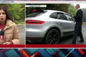 Трускавецкие каникулы "слуг": дорогие тонированные автомобили едут в самые дорогие отели – включение