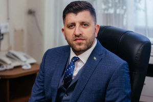 У Києві обстріляли авто голови Держархіву – був поранений водій